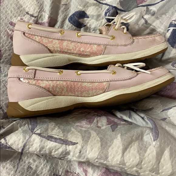 Pink sperry’s - Picture 3 of 10